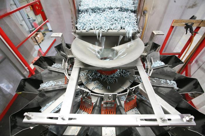 Multihead weigher ideal for weighing and counting hardware